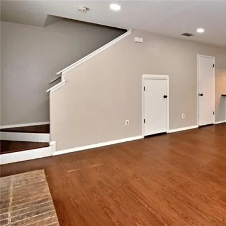Image 2 - 4411 Whispering Valley Drive, Austin, TX 78727, USA - Apartment for rent