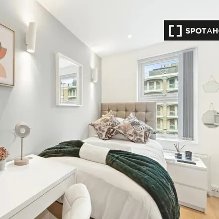 Rent this studio apartment on Swinton Street in London, WC1X 9NW