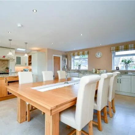 Image 7 - Quaker Lane, Heswall, CH60 6RD, United Kingdom - House for sale
