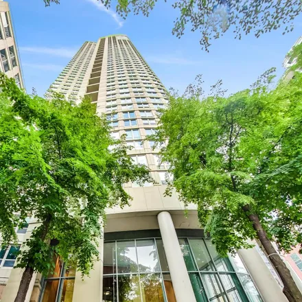 Rent this 3 bed condo on The Sterling in 345 North LaSalle Drive, Chicago