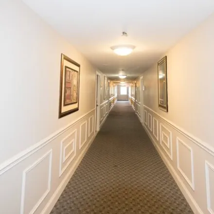 Image 3 - unnamed road, Arlington Heights, IL 60005, USA - Condo for sale