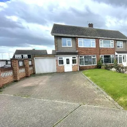 Buy this 3 bed duplex on Whybrews in Corringham, SS17 7HG
