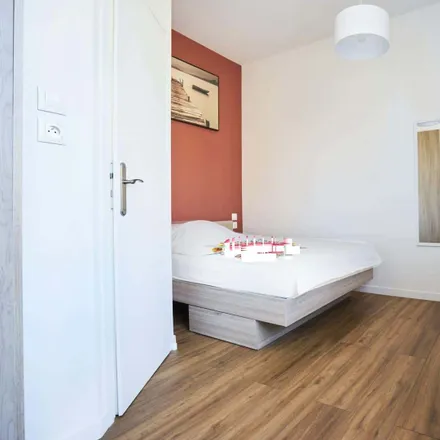 Rent this 1 bed room on 22 Chaussée Jules Ferry in 80000 Amiens, France