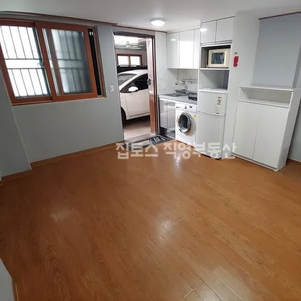 Rent this studio apartment on 서울특별시 관악구 신림동 254-214