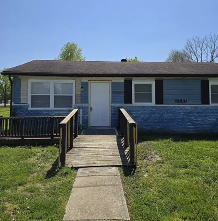 Buy this 3 bed house on Martinsville High School in 1360 East Gray Street, Martinsville