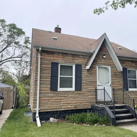 Buy this 4 bed house on 914 Park Avenue in Lincoln Park, MI 48146