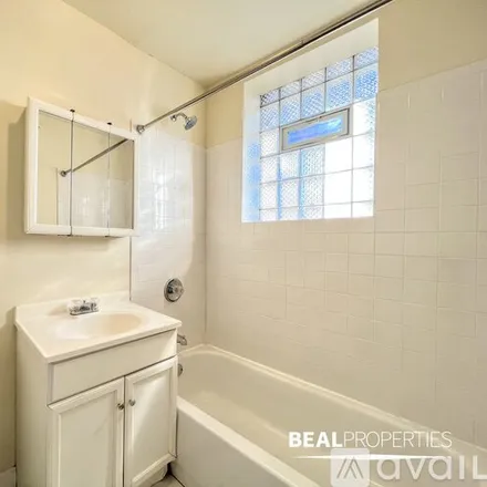 Rent this studio apartment on 4407 N Wolcott Ave