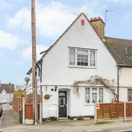 Buy this 3 bed house on Farm Place in London, DA1 4LU