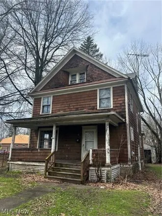 Buy this 3 bed house on 482 Wildwood Avenue in Akron, OH 44320