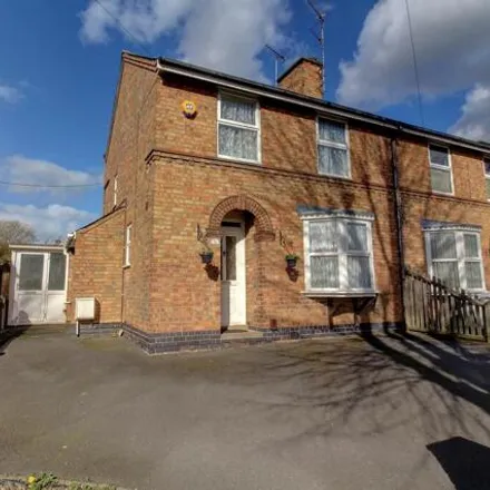 Buy this 3 bed duplex on Knighton Lane East in Leicester, LE2 6FU