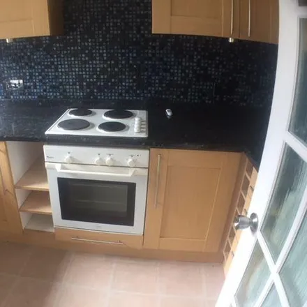 Image 2 - Leafield, Luton, LU3 2SB, United Kingdom - Apartment for rent