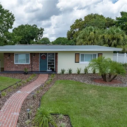 Buy this 3 bed house on 1995 9th Street Southeast in Winter Haven, FL 33880