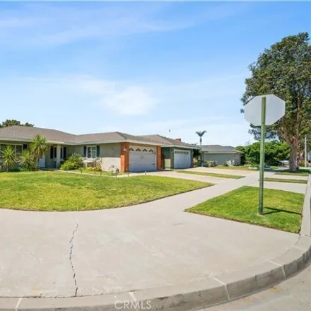 Image 3 - 2414 North Eastwood Avenue, Santa Ana, CA 92705, USA - House for sale