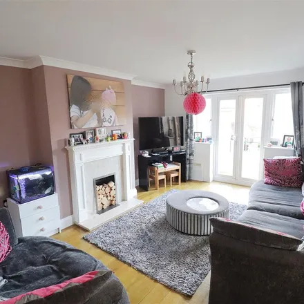 Image 1 - Chestnut Avenue, Great Notley, CM77 7YJ, United Kingdom - Apartment for rent