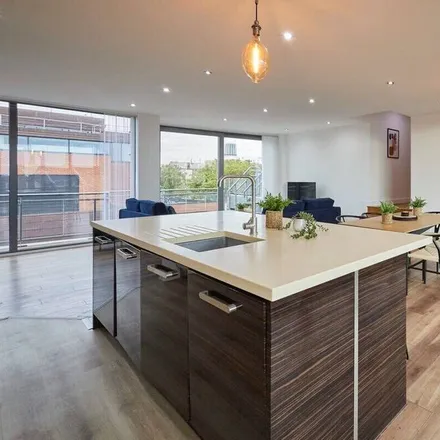 Rent this 3 bed apartment on Liverpool in L1 9DS, United Kingdom