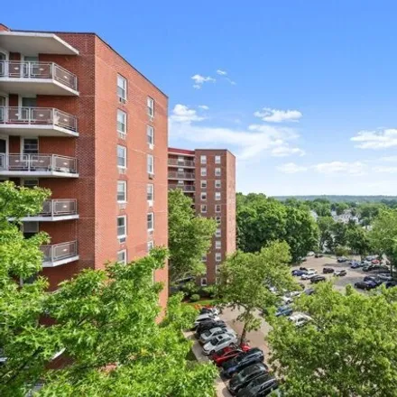 Image 2 - 71 Strawberry Hill Ave Apt 821, Stamford, Connecticut, 06902 - Condo for sale