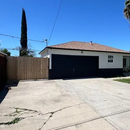 Buy this 3 bed house on 2419 Louise Avenue in Ceres, CA 95307