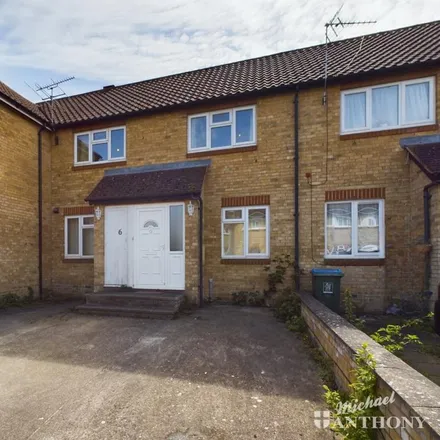 Rent this 3 bed townhouse on 8 Galloway in Aylesbury, HP19 9GS