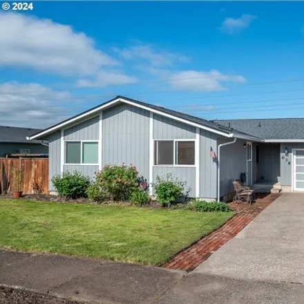 Buy this 3 bed house on 638 56th Street in Springfield, OR 97478