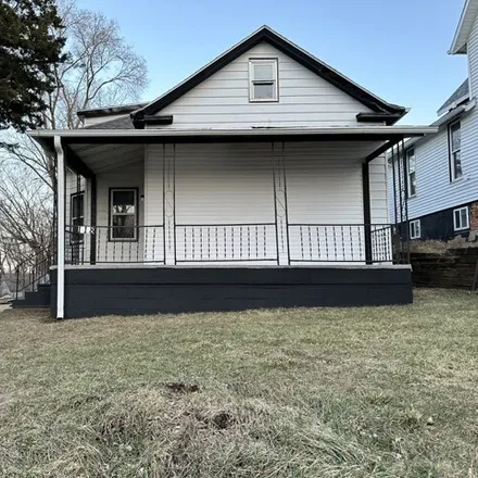 Buy this 3 bed house on 144 Bluff Street in Sioux City, IA 51103