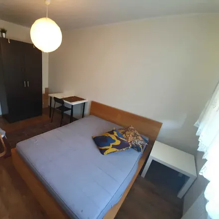 Rent this 3 bed room on Powstania Kościuszkowskiego 2 in 80-288 Gdańsk, Poland