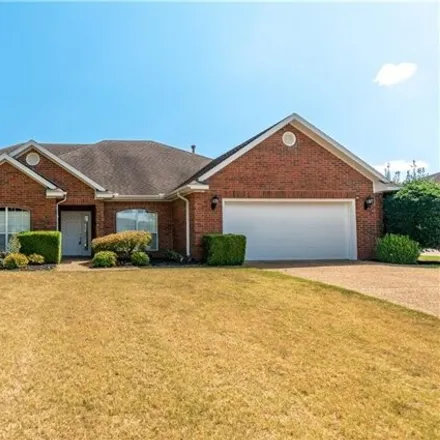 Rent this 4 bed house on 19 Brixham Drive in Rogers, AR 72758