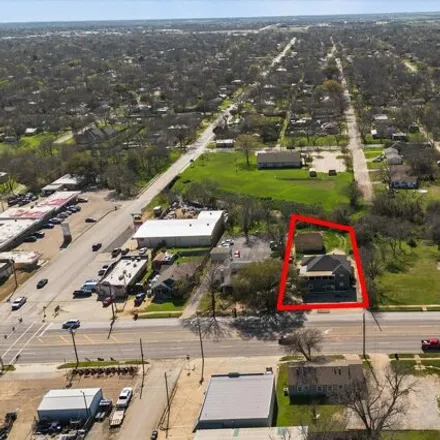 Image 7 - 1007 North Main Street, Cleburne, TX 76033, USA - House for sale