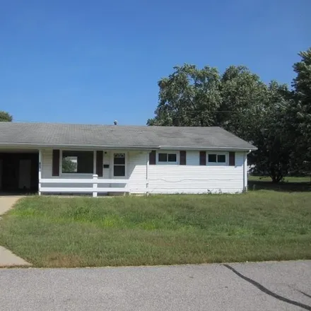Buy this 3 bed house on 824 East 10th Street in Rushville, IN 46173