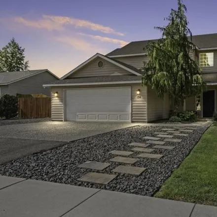 Buy this 4 bed house on 762 Ogden Street in Richland, WA 99352