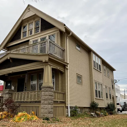 Buy this 4 bed duplex on 962 North 37th Street in Milwaukee, WI 53208