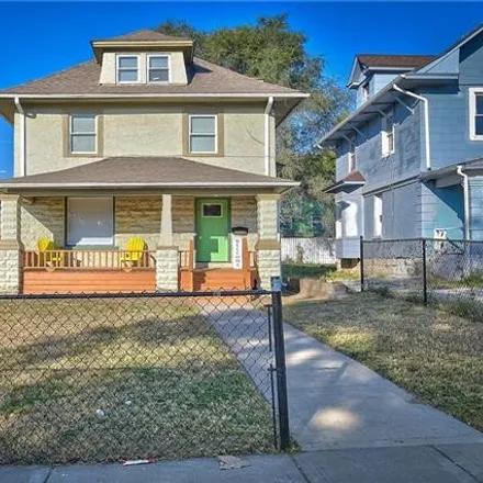 Buy this 4 bed house on 3442 Wabash Avenue in Kansas City, MO 64109