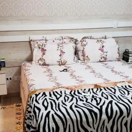 Buy this 2 bed apartment on Rua Jundiaí in Santa Terezinha, Santo André - SP
