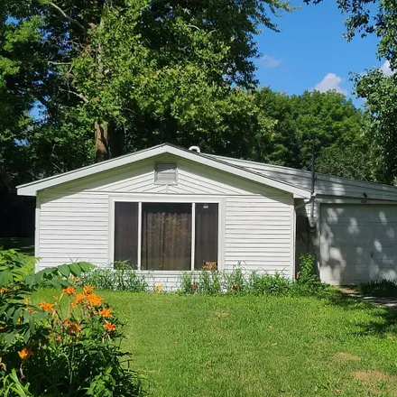 Buy this 3 bed house on 406 2nd Avenue East in Lyndon, Whiteside County