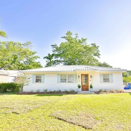Buy this 3 bed house on 423 Forester Avenue in Seacliff, Fairhope