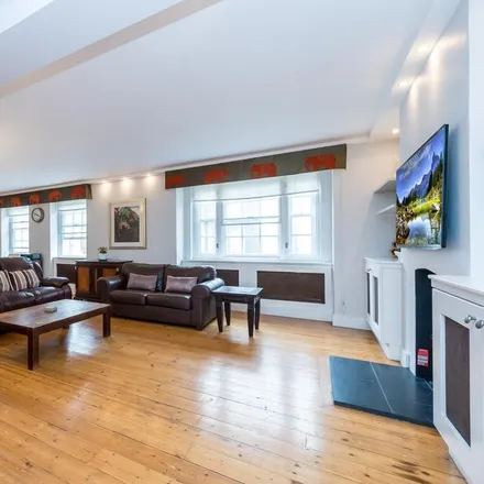 Rent this 2 bed apartment on Clarewood Court in Seymour Place, London