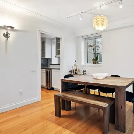 Image 3 - Manhattan House, 200 East 66th Street, New York, NY 10065, USA - Condo for sale