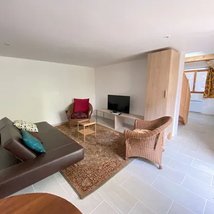 Rent this 3 bed apartment on Mont Enflamme in 77300 Fontainebleau, France