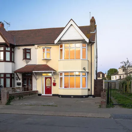 Buy this 4 bed duplex on Kensington Road in Southend-on-Sea, SS1 2SY