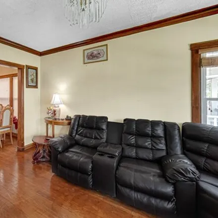 Image 3 - 4149 W Henderson St, Chicago, Illinois, 60641 - House for sale