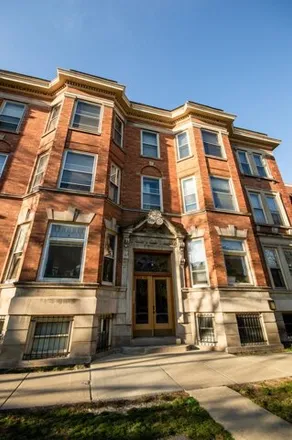 Rent this 3 bed apartment on 848-854 West Waveland Avenue in Chicago, IL 60613