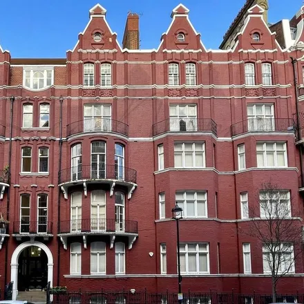 Rent this 5 bed apartment on Hyde Park Mansions in 5 Transept Street, London