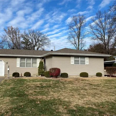 Buy this 3 bed house on 530 East 1st South Street in Carlinville, IL 62626