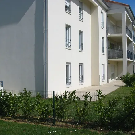 Image 8 - Rue du 19 Mars 1962, 86000 Poitiers, France - Apartment for rent