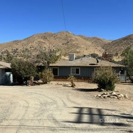 Image 2 - 3248 McCray Road, Squirrel Mountain Valley, Kern County, CA 93240, USA - House for sale