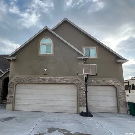 Buy this 8 bed house on 970 View Crest Lane in Kaysville, UT 84037