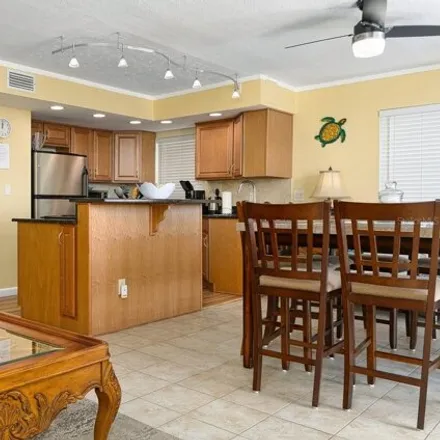 Image 8 - 121 110th Avenue, Treasure Island, Pinellas County, FL 33706, USA - Apartment for rent