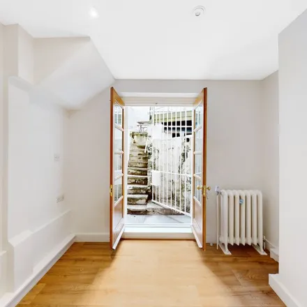 Rent this 1 bed apartment on 180 St. Paul's Road in London, N1 2LL