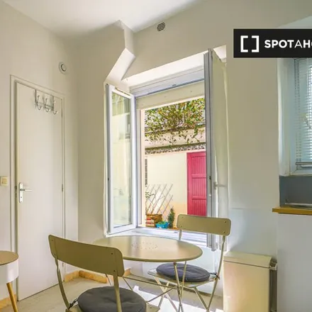 Rent this studio apartment on 21 Villa Frédéric Mistral in 75015 Paris, France