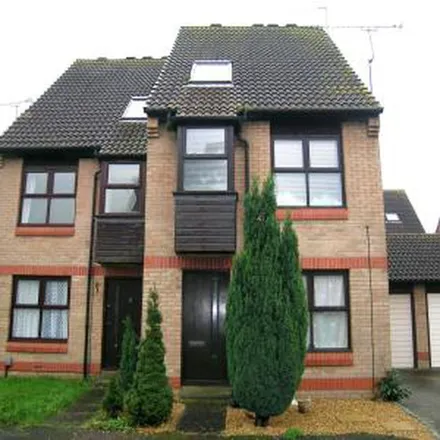 Rent this 1 bed apartment on Goldsworth Orchard in Woking, GU21 7QG