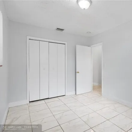 Image 7 - 3381 Northwest 8th Place, Browardale, Lauderhill, FL 33311, USA - House for sale